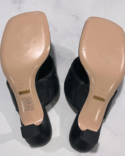 Load image into Gallery viewer, Gucci Marmont Black Thong Sandals