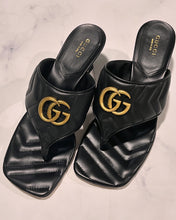 Load image into Gallery viewer, Gucci Marmont Black Thong Sandals