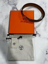 Load image into Gallery viewer, Hermes Kelly Gold Leather Belt