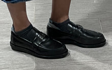 Load image into Gallery viewer, Alexander McQueen Black Loafers