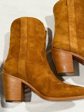 Load image into Gallery viewer, Partlow Caramel Suede Western Booties
