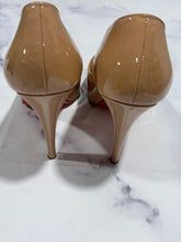Load image into Gallery viewer, Christian Louboutin Very Prive Patent Leather