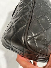 Load image into Gallery viewer, Chanel 1991-94 Lambskin Vintage Camera Crossbody Bag