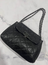 Load image into Gallery viewer, Chanel Black Leather Hamptons Crossbody Shoulder Bag