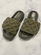 Load image into Gallery viewer, Louis Vuitton Green Cloud Slides Sandals