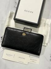 Load image into Gallery viewer, Gucci Black Leather Zip Around Wallet