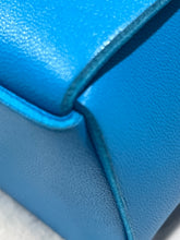 Load image into Gallery viewer, Bottega Veneta Small Leather Pool Arco Tote with Pouch