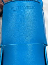 Load image into Gallery viewer, Bottega Veneta Small Leather Pool Arco Tote with Pouch