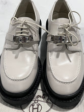 Load image into Gallery viewer, Hermes Derby Kelly Loafers