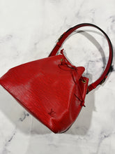 Load image into Gallery viewer, Louis Vuitton Vintage Epi Leather Bucket Hobo Bag