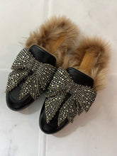 Load image into Gallery viewer, Gucci Bow Lambskin Princetown Flats