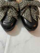 Load image into Gallery viewer, Gucci Bow Lambskin Princetown Flats