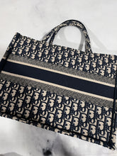 Load image into Gallery viewer, Dior Navy Oblique Medium Book Tote