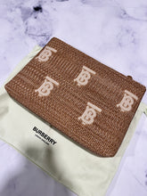 Load image into Gallery viewer, Burberry Raffia Straw Clutch Bag