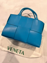 Load image into Gallery viewer, Bottega Veneta Leather Pool Arco Tote with Pouch