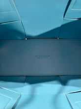 Load image into Gallery viewer, Bottega Veneta Leather Pool Arco Tote with Pouch