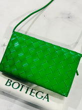Load image into Gallery viewer, Bottega Veneta Intrecciato Leather Parakeet Wallet on Chain