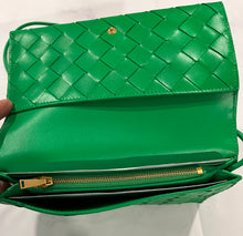Load image into Gallery viewer, Bottega Veneta Intrecciato Leather Parakeet Wallet on Chain