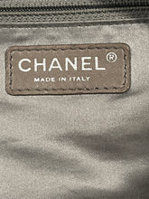 Load image into Gallery viewer, Chanel Black Glazed Calfskin Pleated Leather Tote Handbag