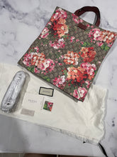 Load image into Gallery viewer, Gucci Monogram Blooms Rectangle Tote Bag