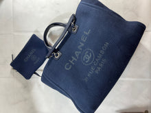 Load image into Gallery viewer, Chanel Bleu Fonce Large Deauville Tote Handbag