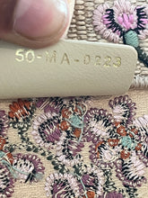Load image into Gallery viewer, Dior Raffia Medium Floral Book Tote Bag