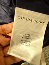 Load image into Gallery viewer, Canada Goose Ellison Down Packable Navy Jacket