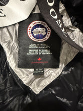 Load image into Gallery viewer, Canada Goose Silver Gray Down Packable Puffer Jacket