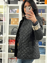 Load image into Gallery viewer, Burberry Black Quilted Short Jacket