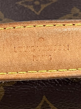 Load image into Gallery viewer, Louis Vuitton Monogram Pouchette Metis