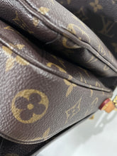 Load image into Gallery viewer, Louis Vuitton Monogram Pouchette Metis