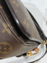 Load image into Gallery viewer, Louis Vuitton Monogram Pouchette Metis