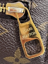 Load image into Gallery viewer, Louis Vuitton Monogram Pouchette Metis