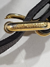 Load image into Gallery viewer, Louis Vuitton Monogram Pouchette Metis