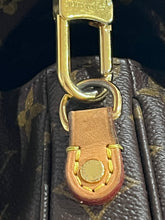 Load image into Gallery viewer, Louis Vuitton Monogram Pouchette Metis