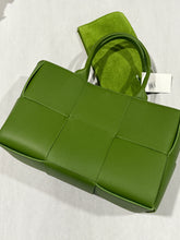 Load image into Gallery viewer, Bottega Veneta Green Arco Tote