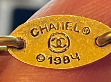 Load image into Gallery viewer, Chanel 1984 Gold Chain Belt