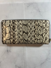 Load image into Gallery viewer, Gucci Snake Skin Queen Margaret Zip Around Wallet