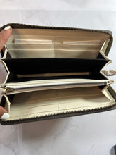 Load image into Gallery viewer, Gucci Snake Skin Queen Margaret Zip Around Wallet
