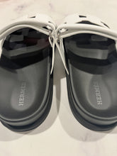 Load image into Gallery viewer, Hermes Chypre White Slide Sandals
