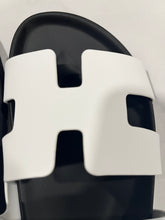 Load image into Gallery viewer, Hermes Chypre White Slide Sandals