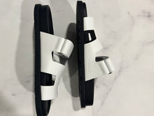 Load image into Gallery viewer, Hermes Chypre White Slide Sandals