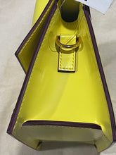Load image into Gallery viewer, Jacquemus Mini Le Chiquito Moyen Crossbody Bag