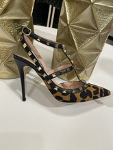 Load image into Gallery viewer, Valentino Garavani Rockstud Pumps w/ Leopard Calf Hair Heels