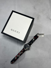 Load image into Gallery viewer, Gucci Le Marche Serpent Watch