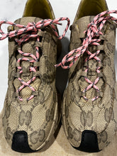 Load image into Gallery viewer, Gucci GG Print Low Top Sneakers