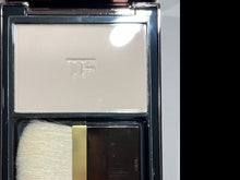 Load image into Gallery viewer, Tom Ford Illuminating Powder 02 Translucent Pink