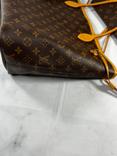 Load image into Gallery viewer, Louis Vuitton Monogram Neverfull Tote