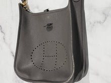 Load image into Gallery viewer, Hermes Evelyne 29 Etoupe Clemence Hobo Bag