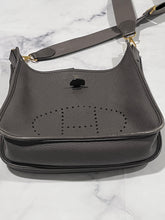 Load image into Gallery viewer, Hermes Evelyne 29 Etoupe Clemence Hobo Bag